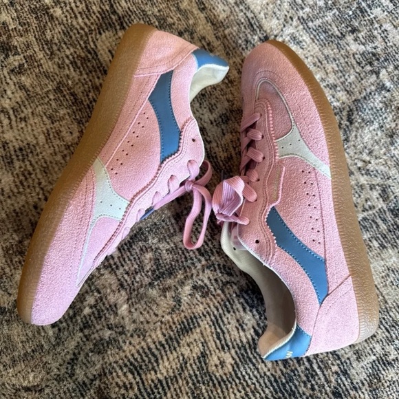 Sam Edelman Kallen Sneaker in Lolita Pink/Flex Navy Suede
size 9.5 - Picture 11 of 12